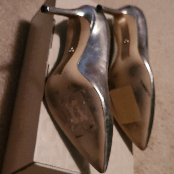 Sam Edelman Silver Pumps - Picture 3 of 7
